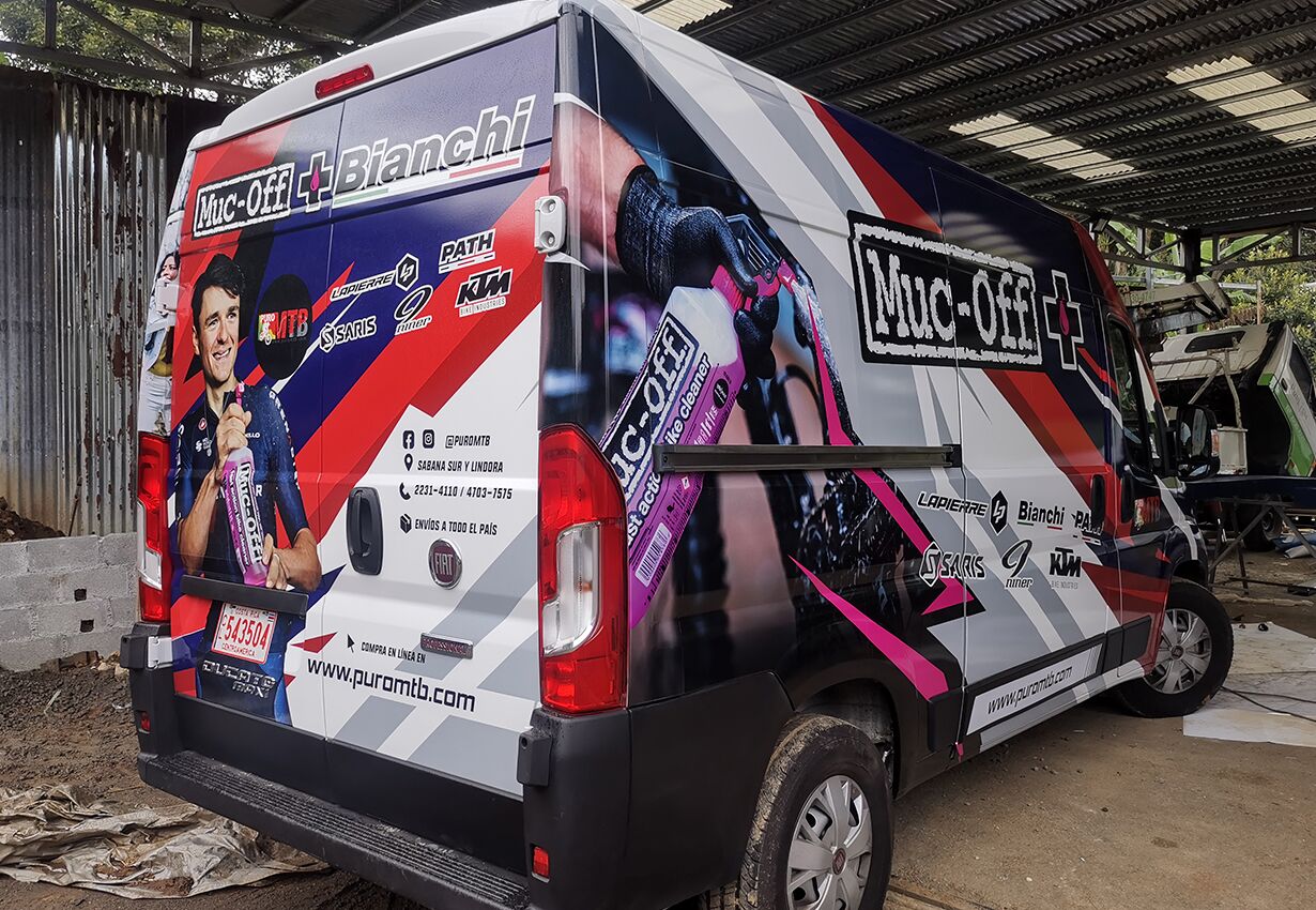 Rotulación Vehicular Aplicación comercial